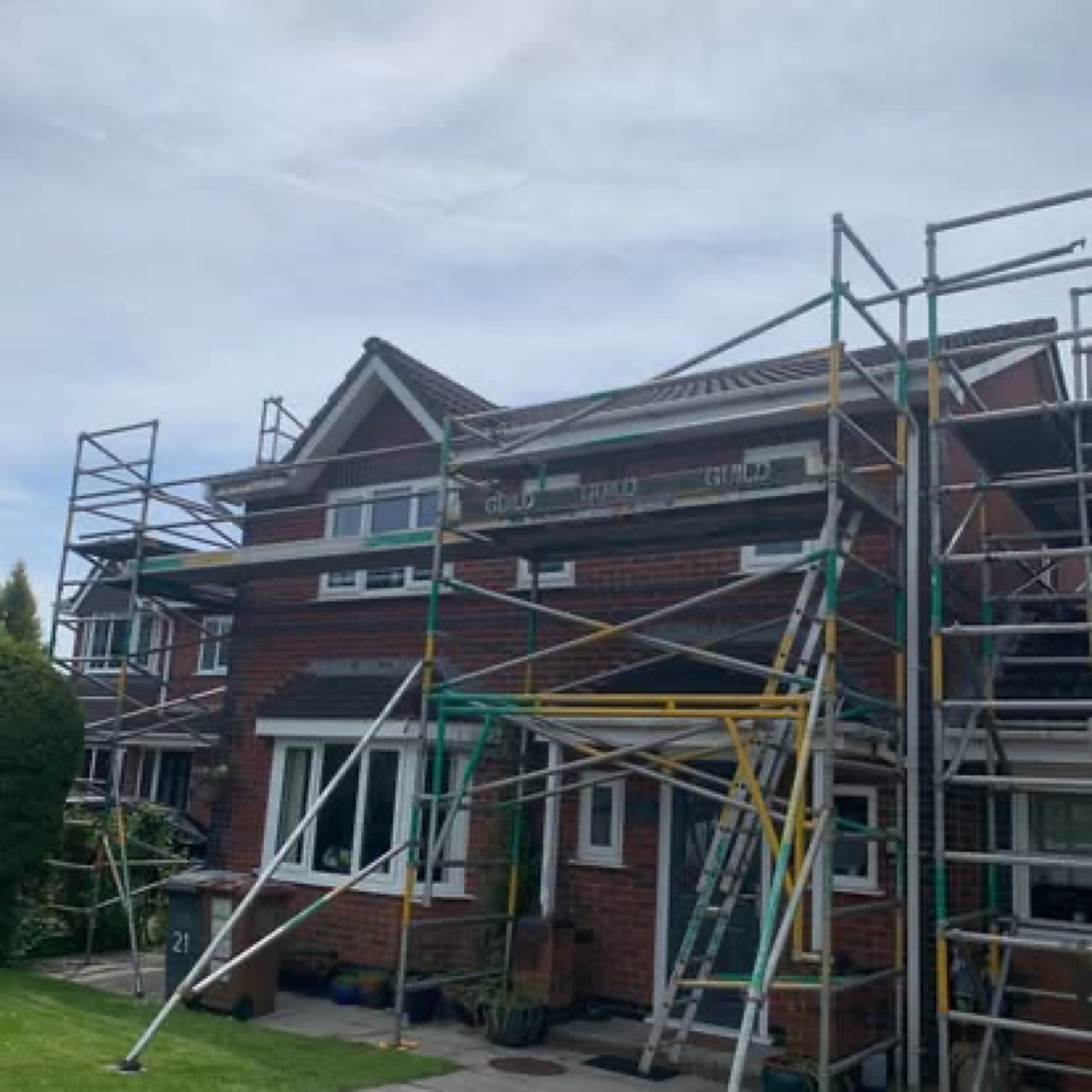 Side elevation scaffold with Guild boards